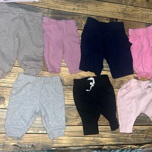 Mixed variety of newborn pants .